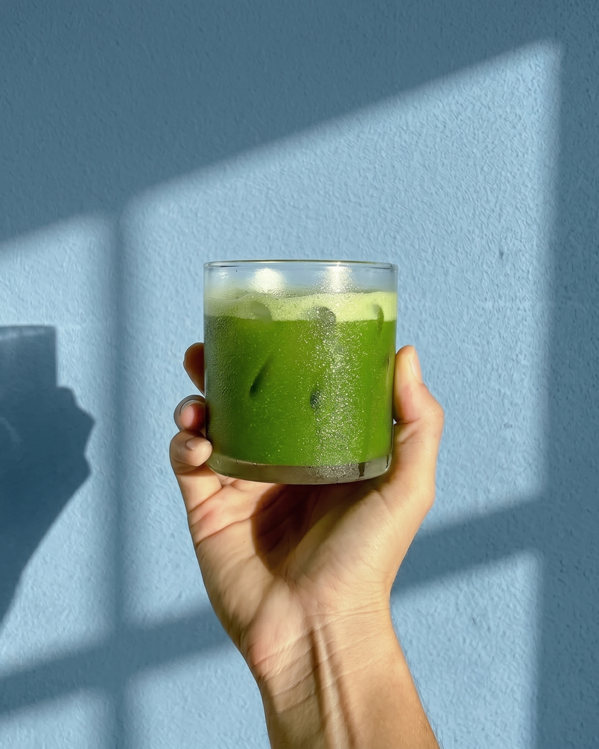 Peut-on boire du matcha tous les jours ? Ce qu’il faut savoir avant d’en faire un rituel